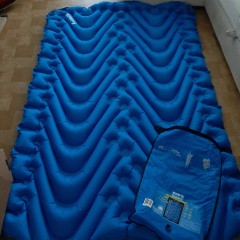 Надувной коврик KLYMIT STATIC V PAD DOUBLE BLUE Синий